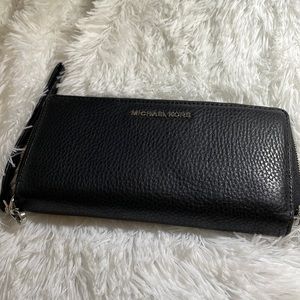 COPY - Michael Kors wallet